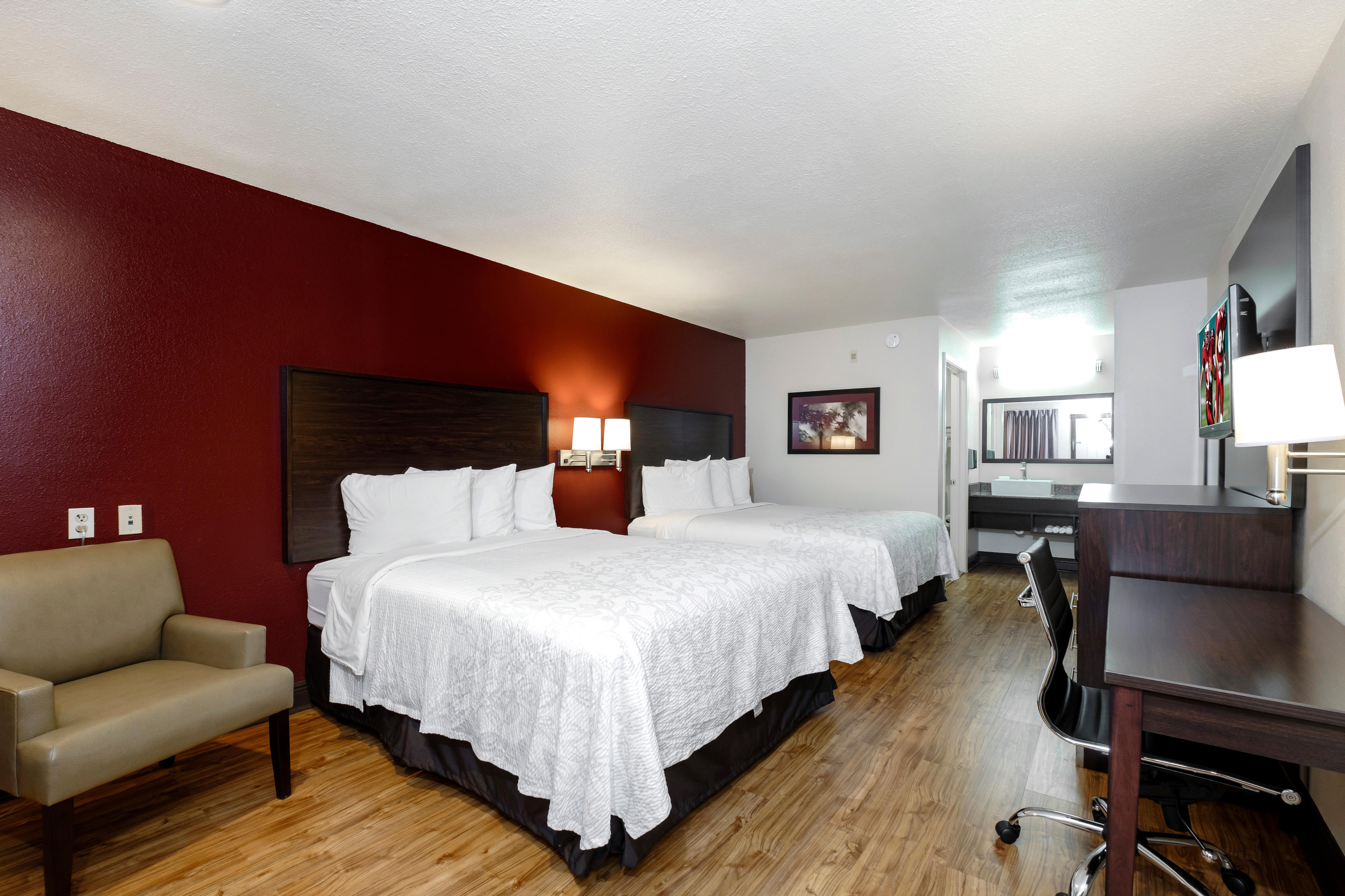 Hotel Red Roof Plus+ 3*